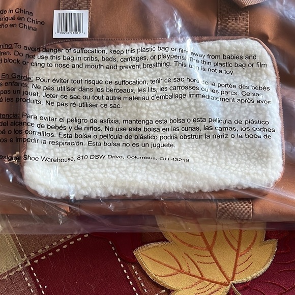 Brand New Weekender Duffle Travel Bag Removable Faux Sherpa Pouch Crossbody - Picture 8 of 15